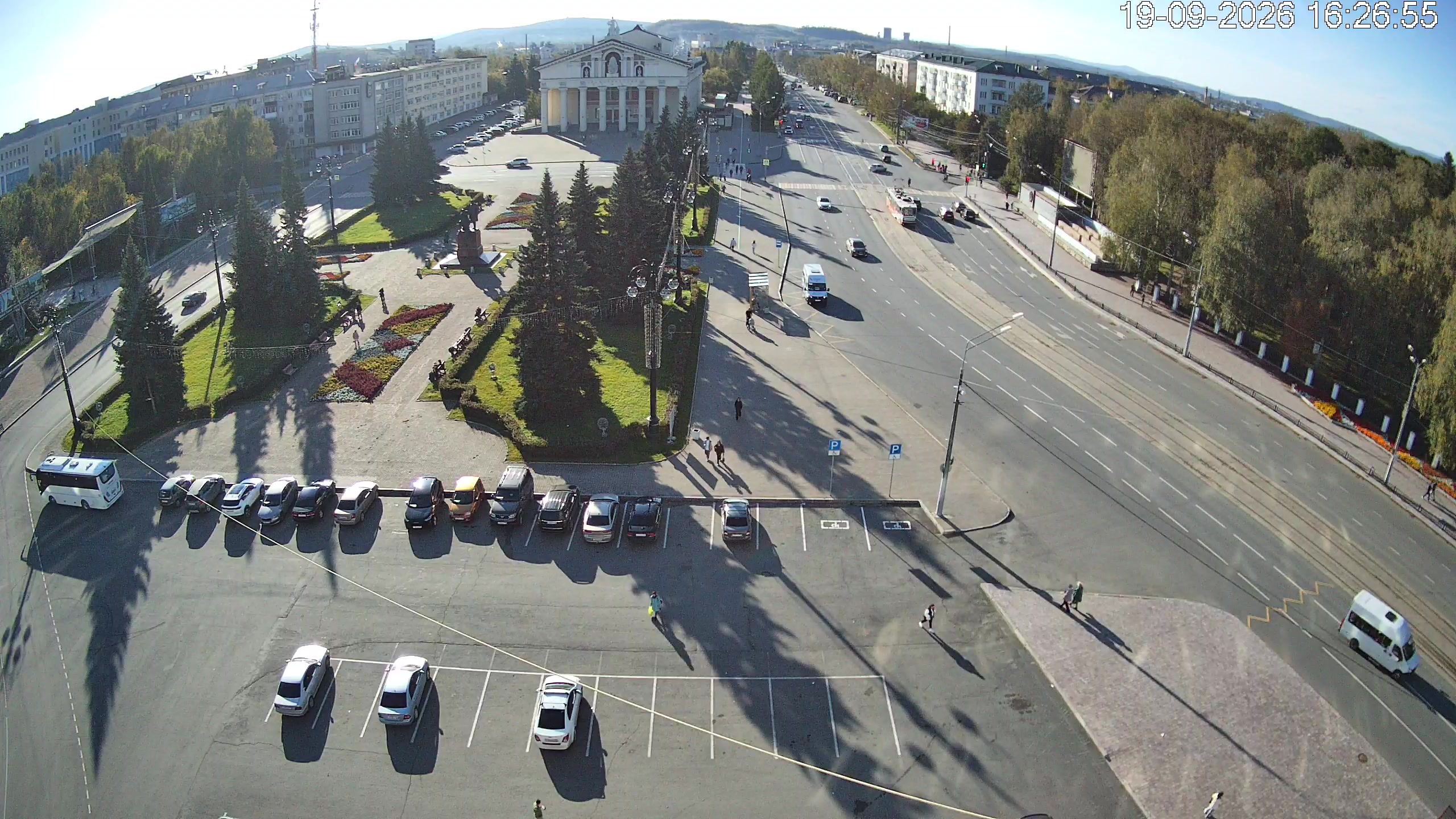 Театральная площадь