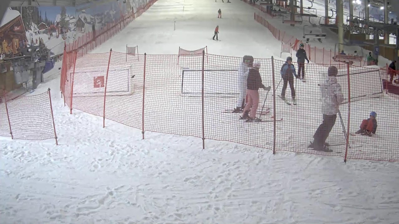 Крытый лыжный склон SnowWorld в Ландграаф