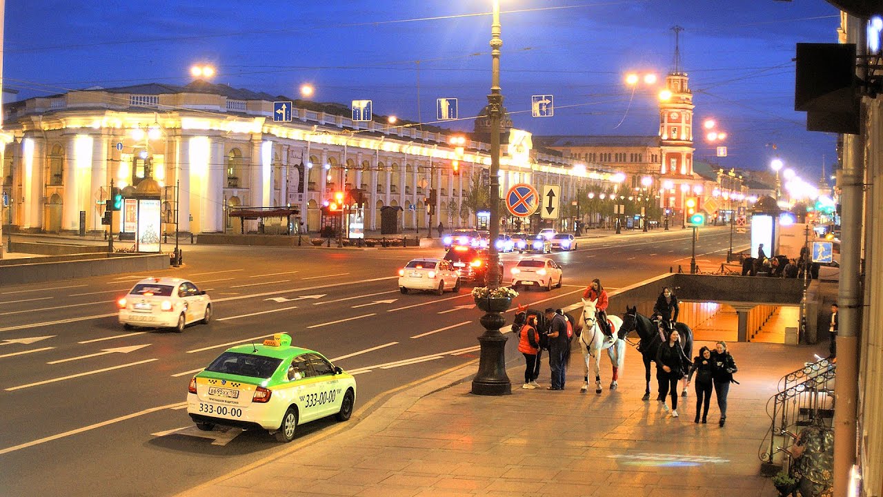 Пересечение Невского проспекта и Садовой улицы