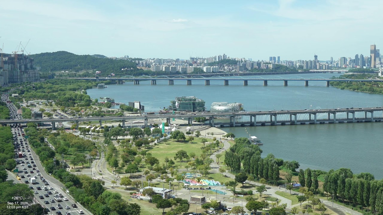 Парк реки Хан в Сеуле, шоу фонтанов на Олимпийском шоссе