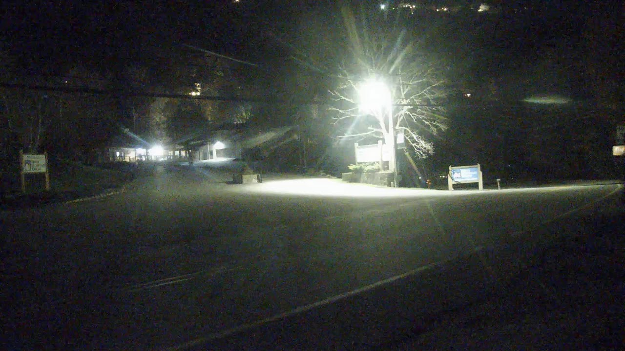 Cámara de la entrada al complejo Beech Mountain