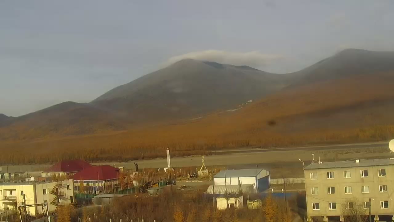 Панорамный вид на Усть-Неру