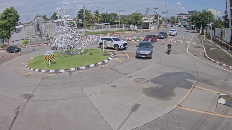 Phraya Sri Sunthon Monument Roundabout