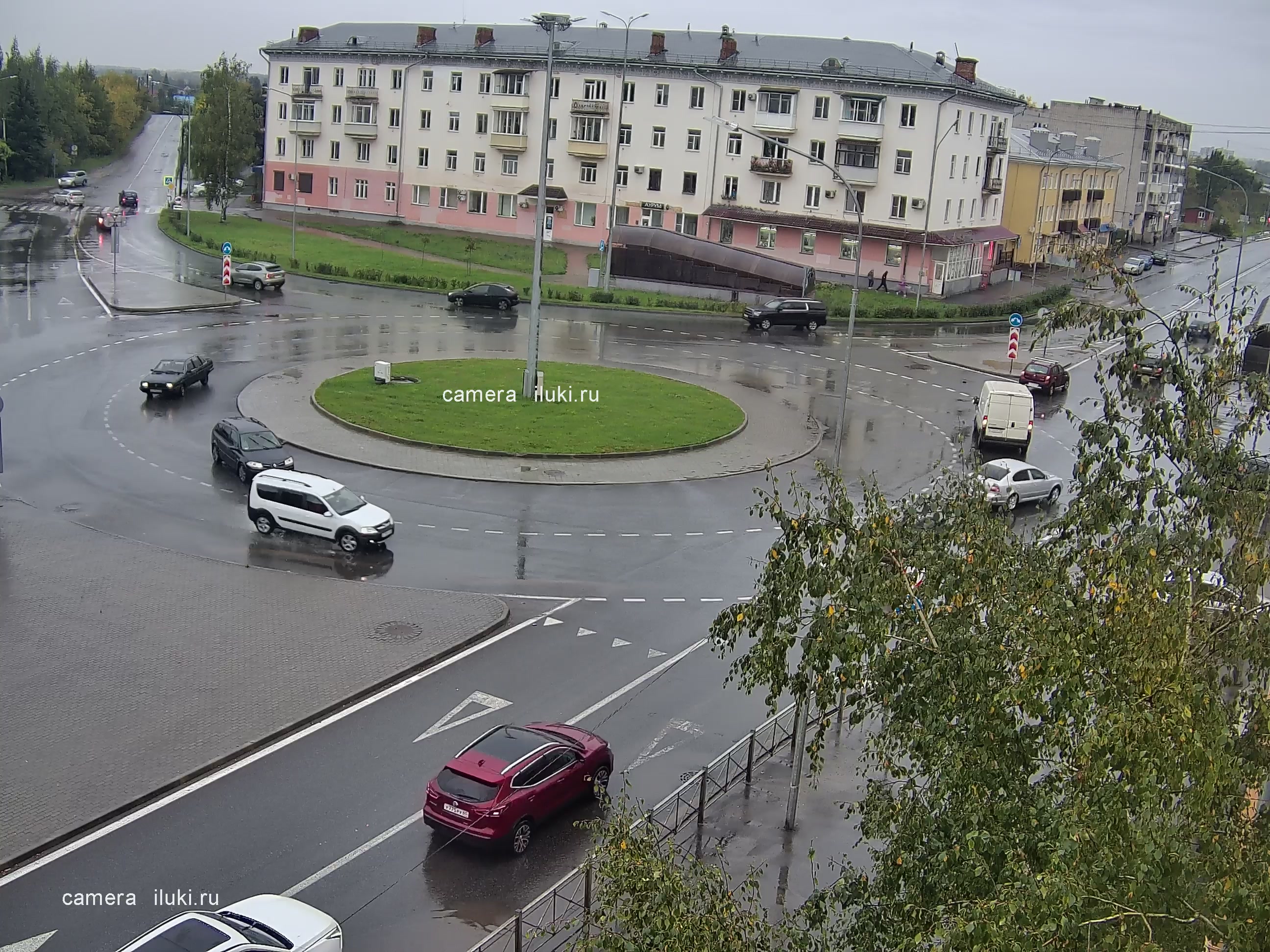 Intersection of Dyakonova Street and Lenin Avenue