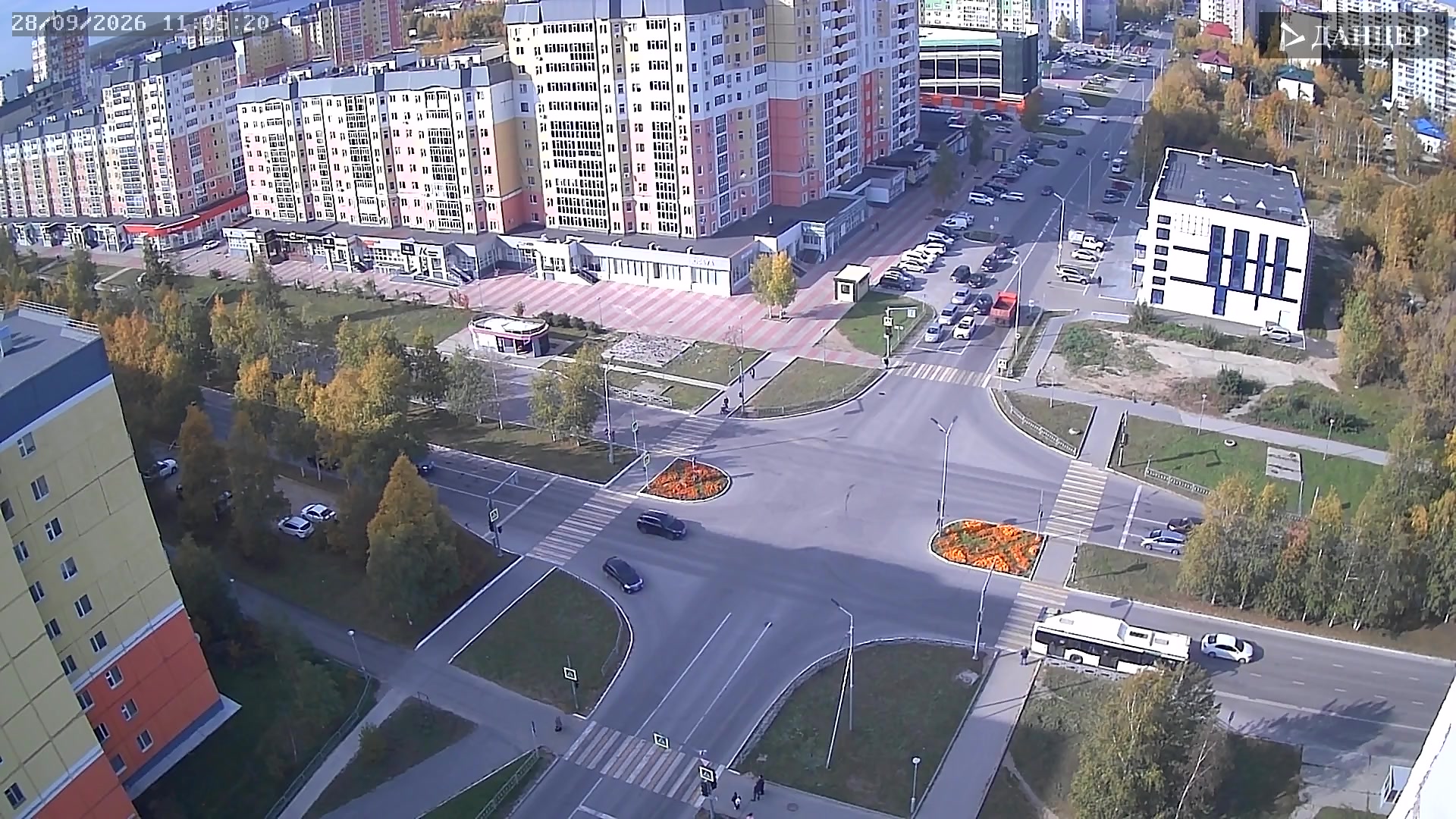 Веб-камера Нижневартовска, пересечение улиц Чапаева и Омская